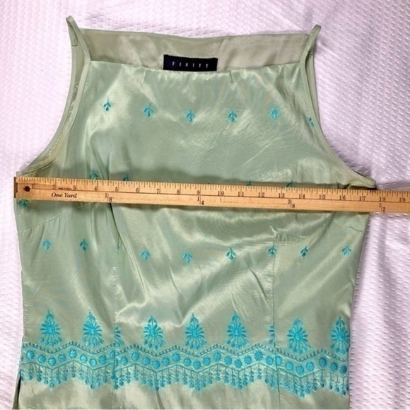 Finity Studio 2 Piece Skirt Top Set Womens 10 Sage Green 100% Silk Embroidered - Picture 11 of 12